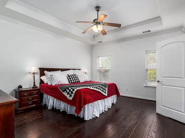 268 Oxmoor Pl — Photo 2
