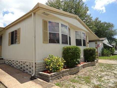 BAY WINDOWS IN FRONT BEDROOM SUITE