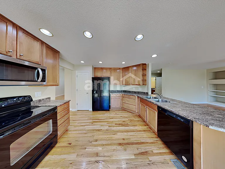 25568 E Glasgow Pl — Photo 3