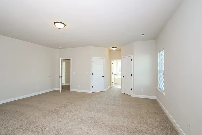 220 Pebble Ln — Photo 6