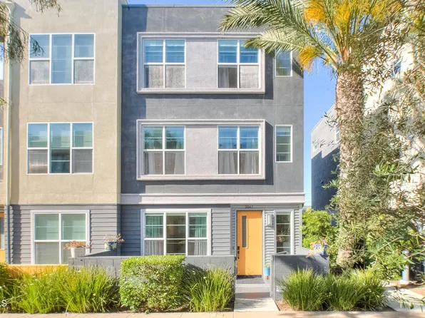 2041 W Place Dr, Costa Mesa, CA 92627