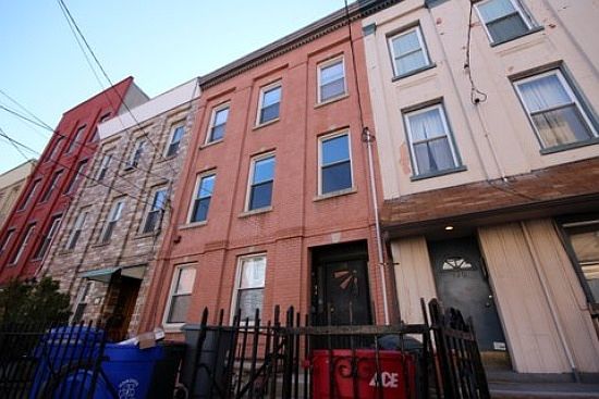 2nd image of 128 Bloomfield St