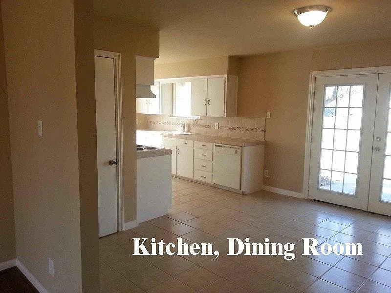 3 bed, 1106 sqft, $1,800 — Photo 4