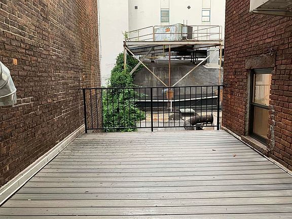 4th image of 98 3rd Ave APT 2