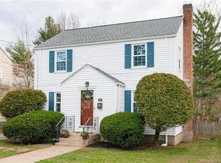 128 Griswold Dr, West Hartford, CT 06119