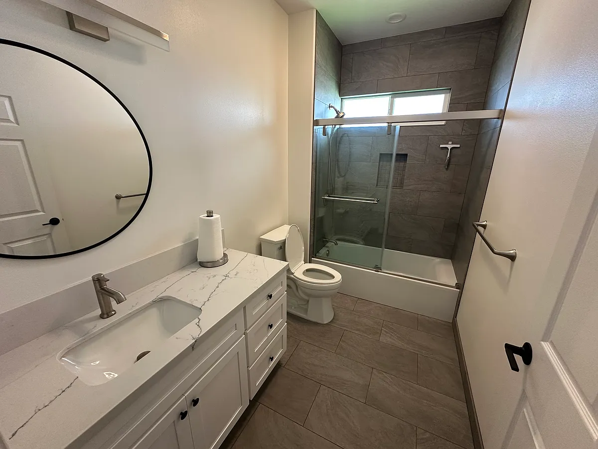 Hallway Bathroom - 65-1199 Opelo Rd #A