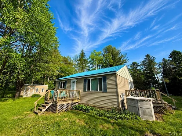 418 Kelsey Ln, Erieville, NY 13061