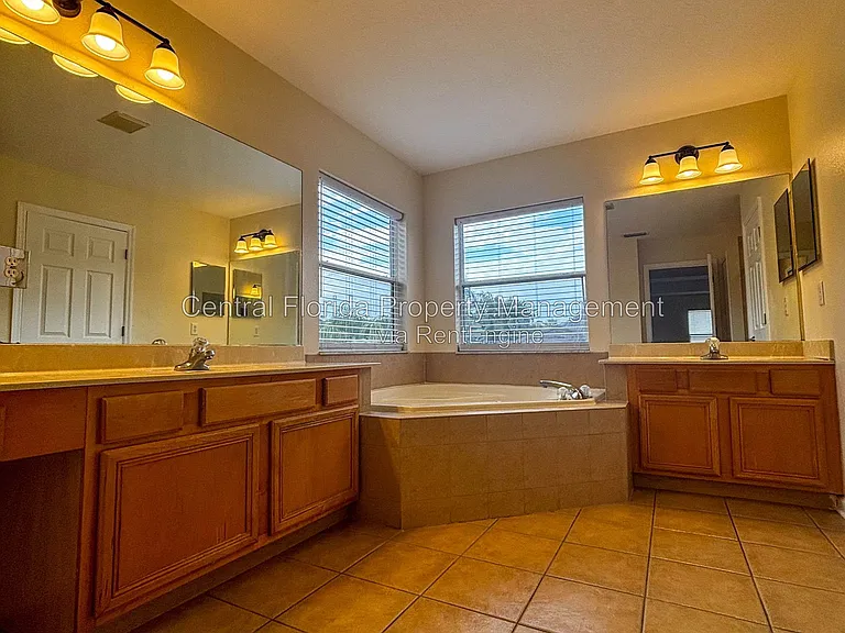 10632 Cypress Trail Dr — Photo 32