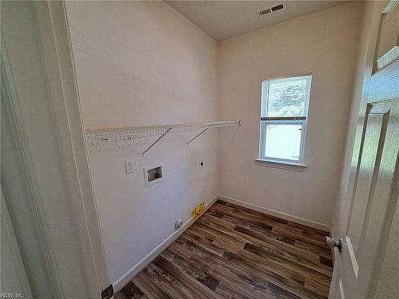 4th image of 2223 Potters Rd