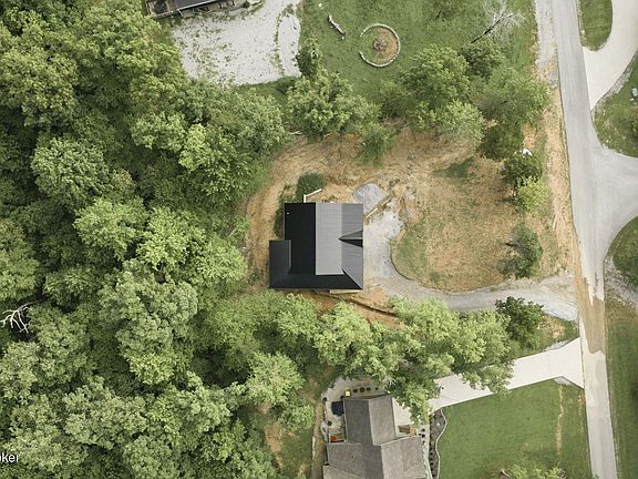 4th image of 155 Moutardier Woods Rd
