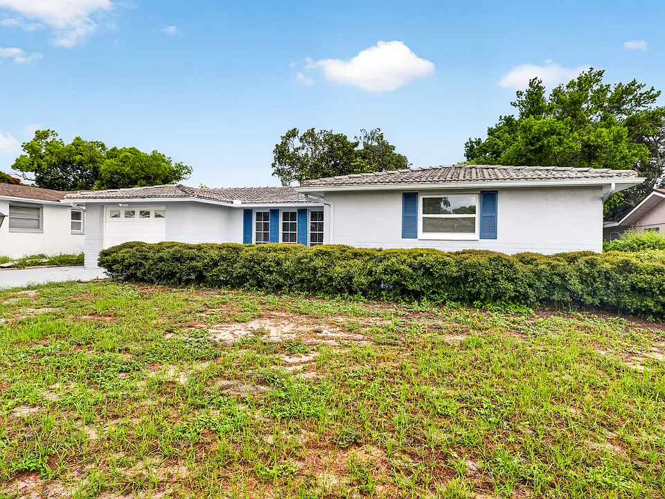 7605 Ilex Dr