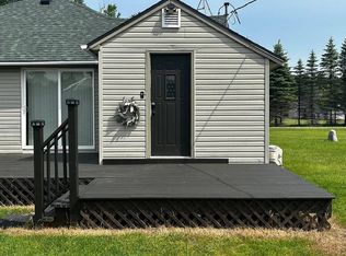 8252 N 3rd Ln, Gladstone, MI 49837