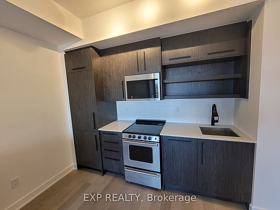 5th image of 560 Rideau St #407