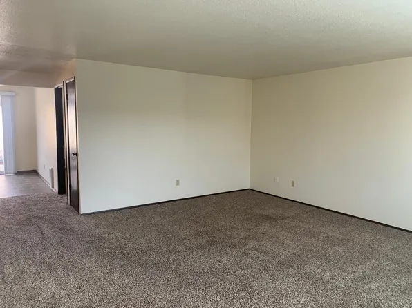 903 S 42nd Ave APT B, Yakima, WA 98908