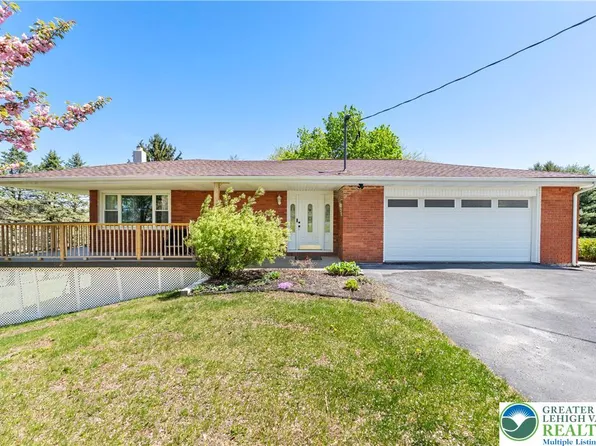 400 S Hokendauqua Dr, Northampton, PA 18067