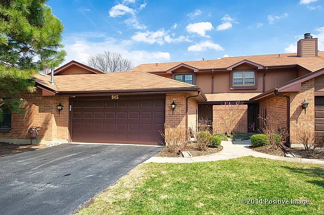 945 White Birch Ln photo 1