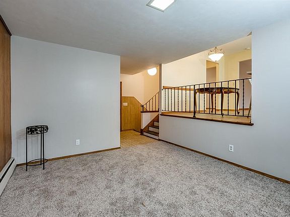 3rd image of 2912 29th Ave S