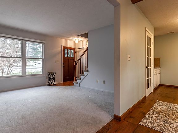 5th image of 3704 E Hiawatha Dr
