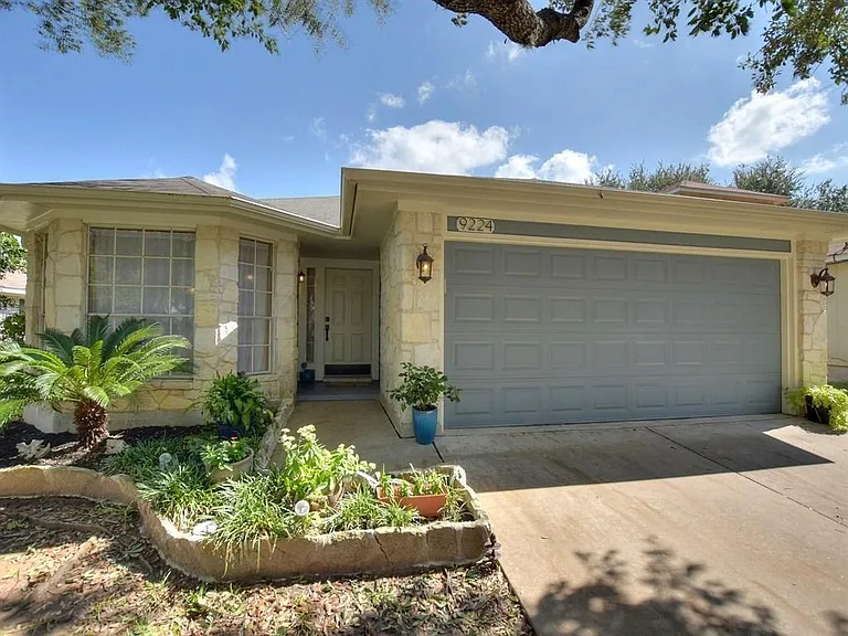 9224 Vigen Cir — Photo 1