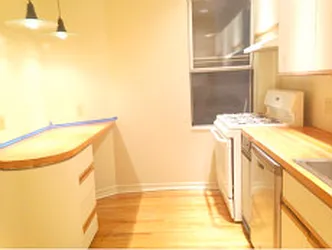 Rented by Eleni Moustakis LREB