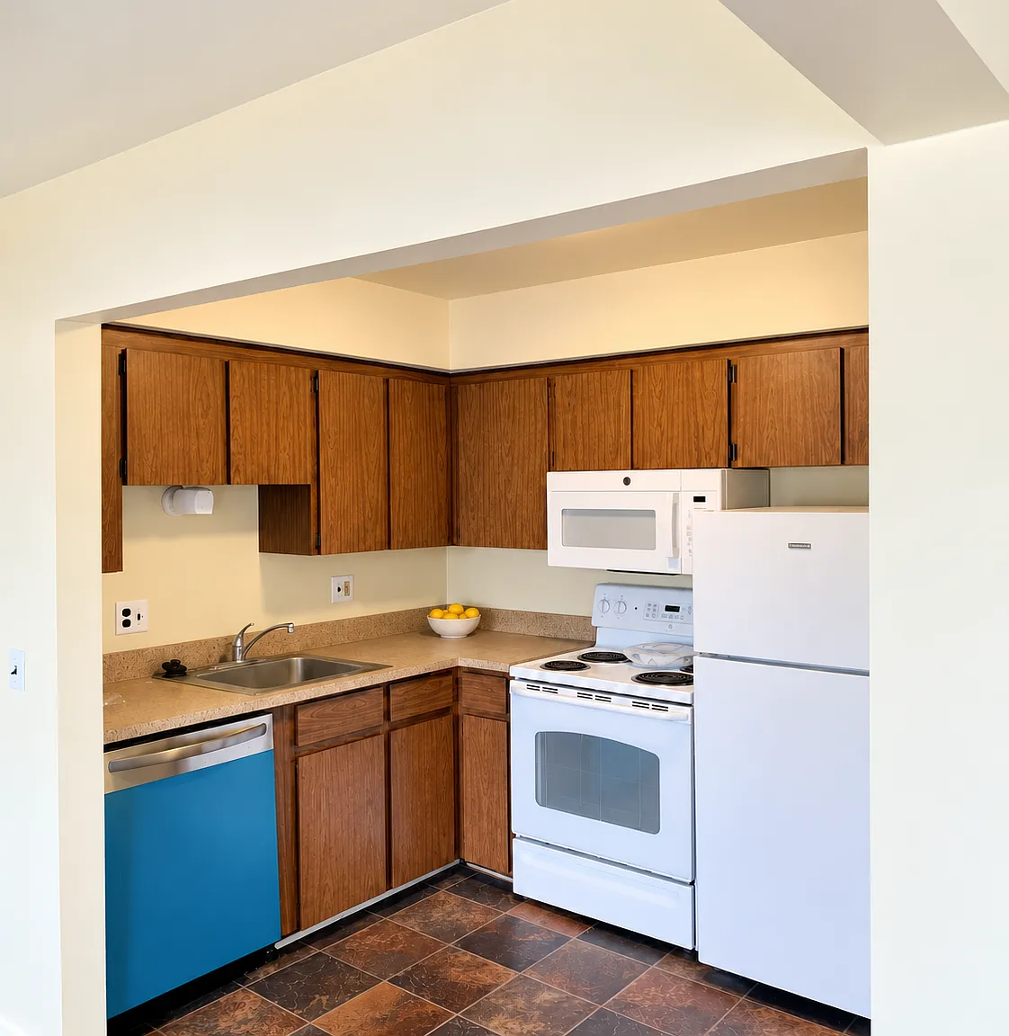 35096 Jefferson Ave — Photo 3
