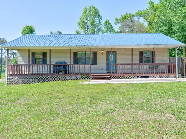 81 Clark Rd, Tunnel Hill, GA 30755