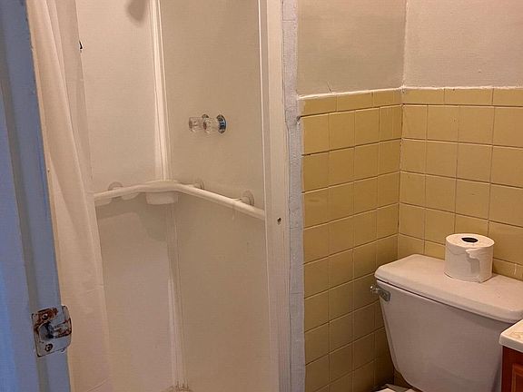 2nd image of 260 54th St