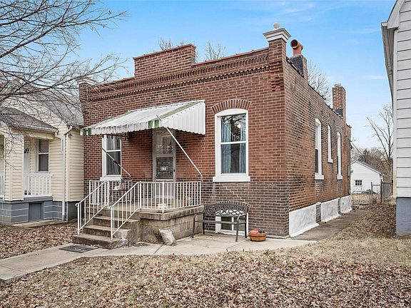 3rd image of 4724 Terrace Ave