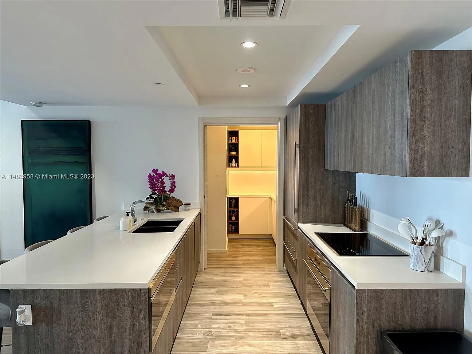 2 bed, 1253 sqft, $6,650 — Photo 2