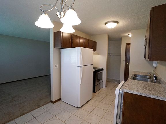 3rd image of 2210 Eldridge Ave E #303