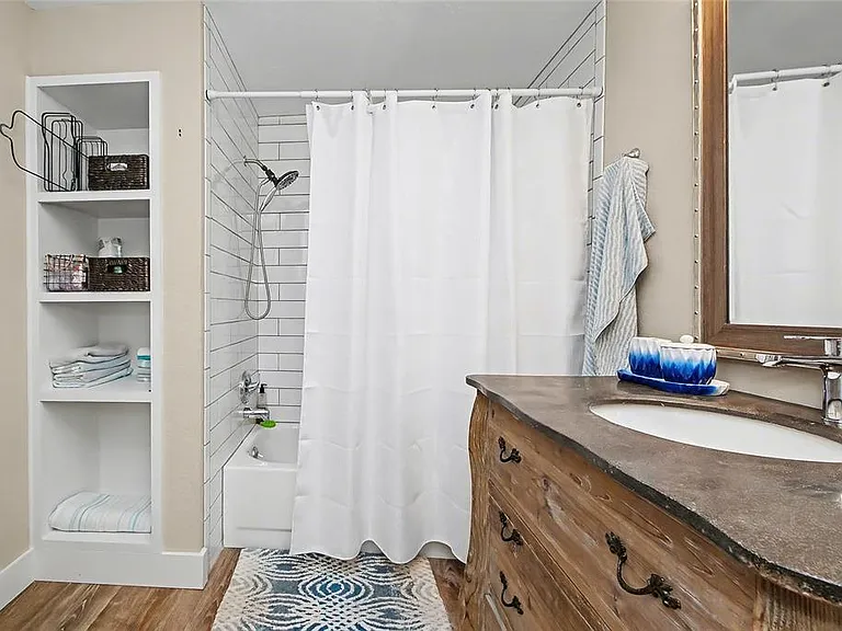 5408 Eagles Point Cir #302 — Photo 31