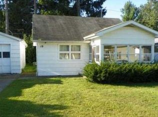 19 McEwen Rd, Rochester, NY 14616