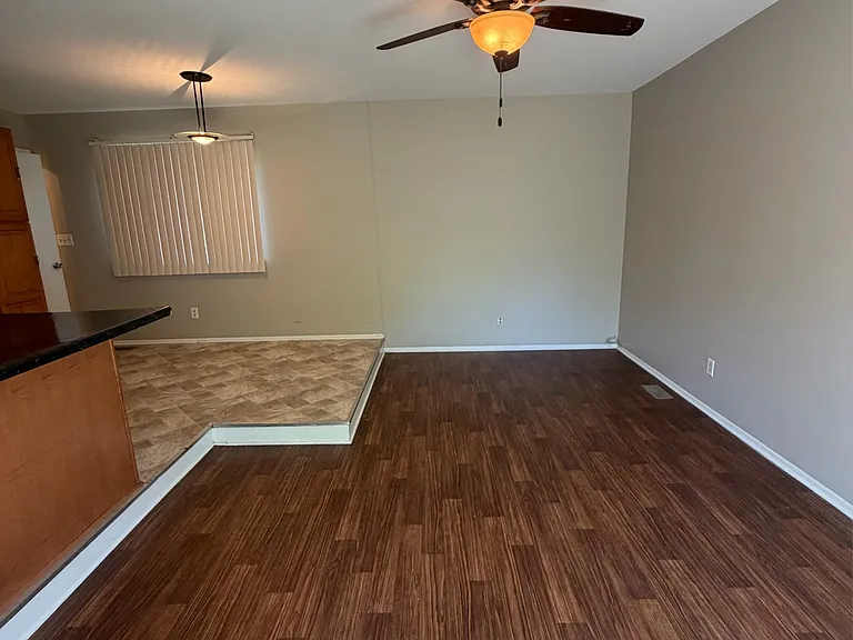 3318 W Jolly Rd — Photo 23