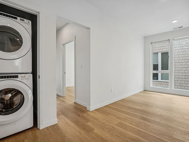 Ellis Apartments — Photo 30