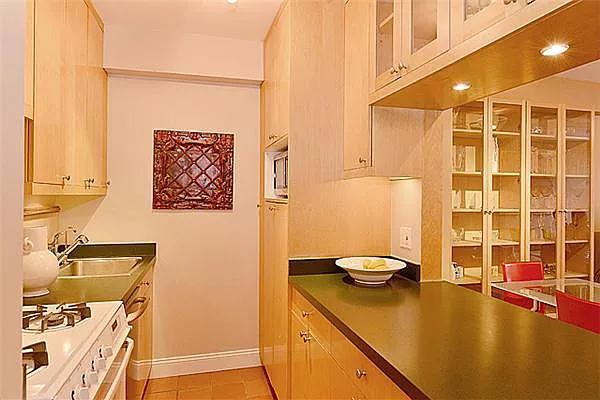 Sold by R New York | media 3