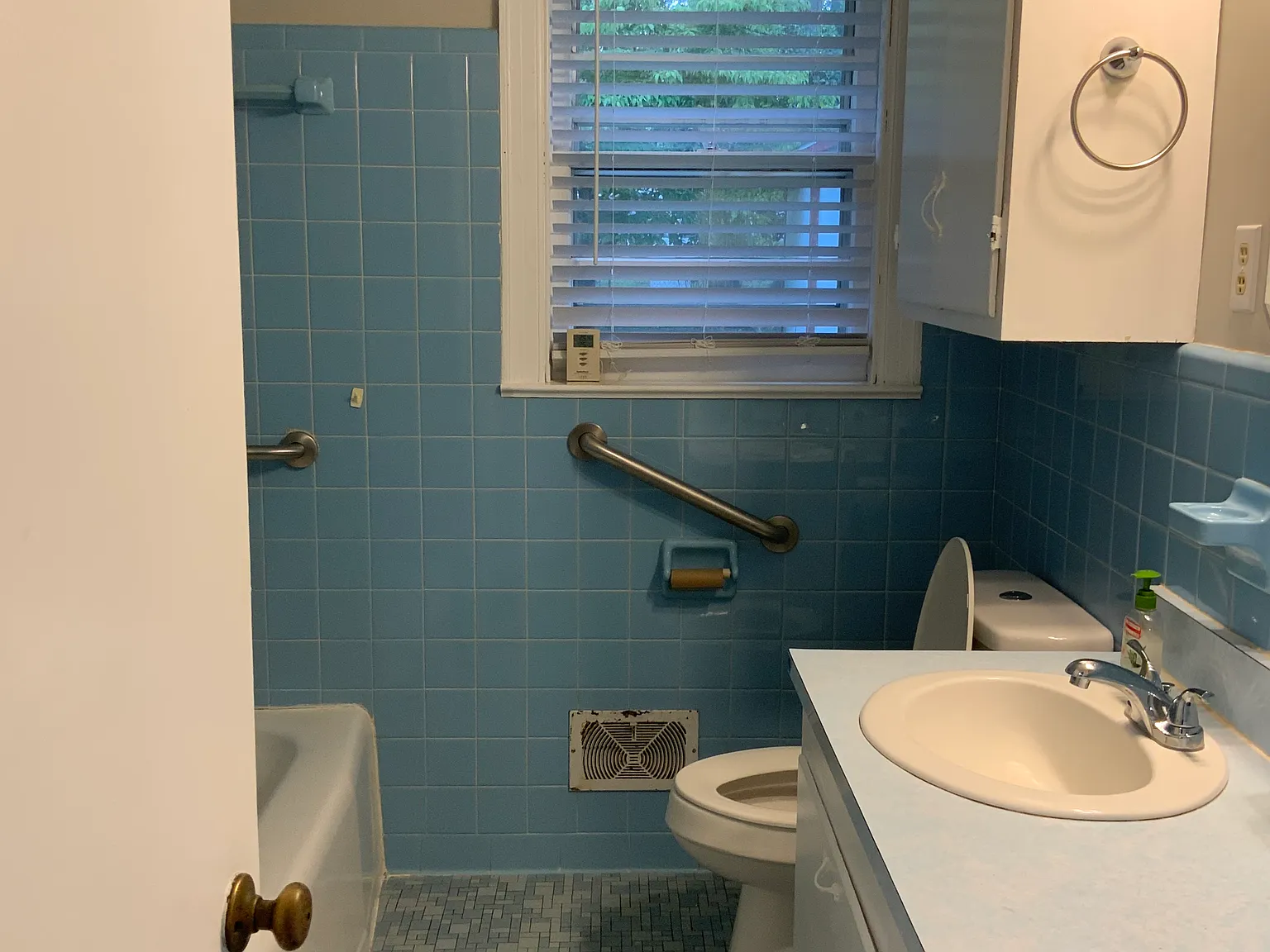 3 bed, 1080 sqft, $1,500 — Photo 4