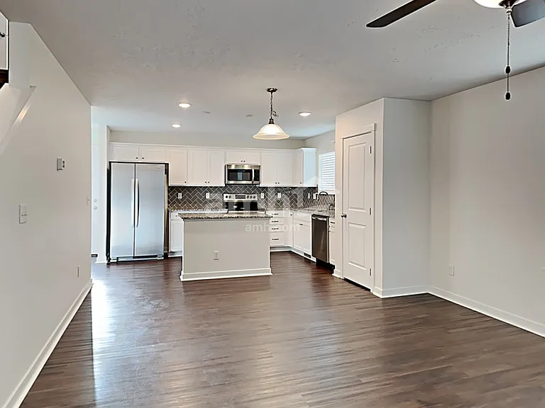 4537 N Alester Ave — Photo 6