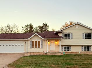 62 Fox Dr, Farmington, MO 63640