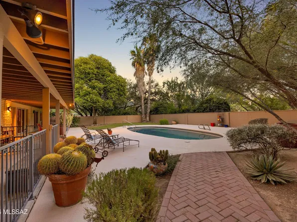 12040 E Dry Gulch Pl, Tucson, AZ 85749