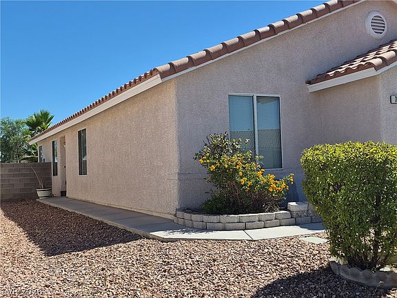 2nd image of 705 Alecandro Daniel Ave