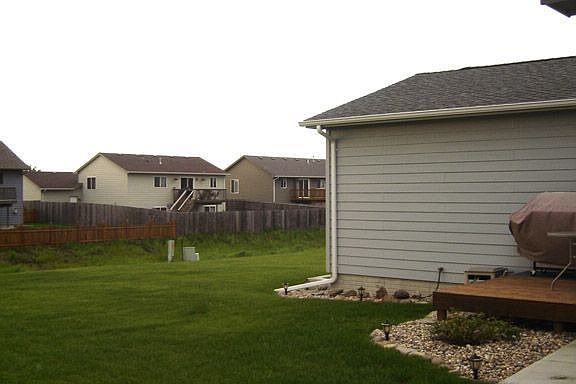 2nd image of 600 Lois Ln