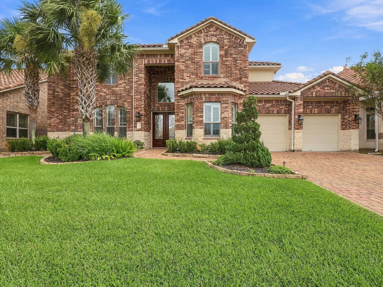 5 bed, 3.5 bath, 4091 sqft, $5,500 — Photo 1