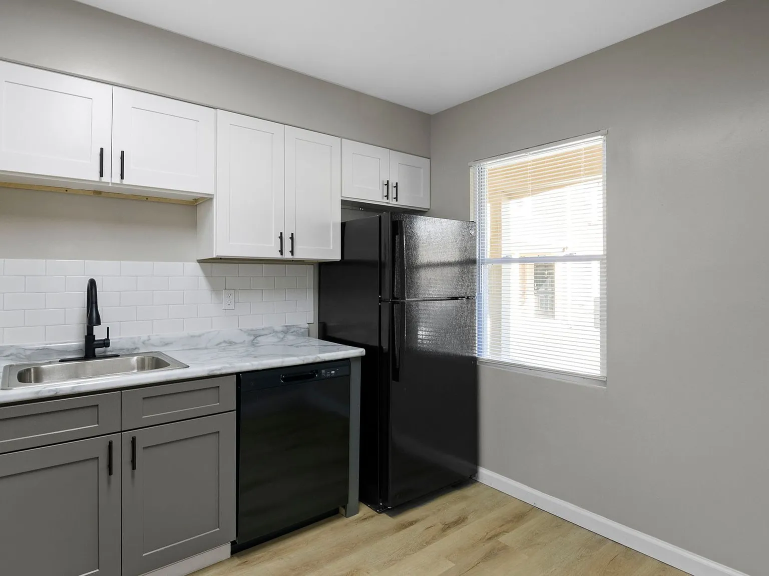 The Riverside Apartment Homes — Photo 2