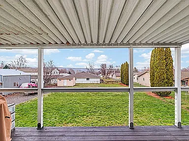 4 bed, 1978 sqft, $2,450 — Photo 4