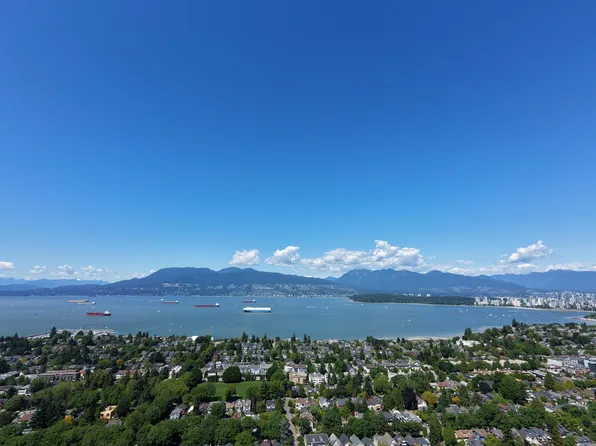 3770 W 13th Ave, Vancouver, BC V6R 2S6