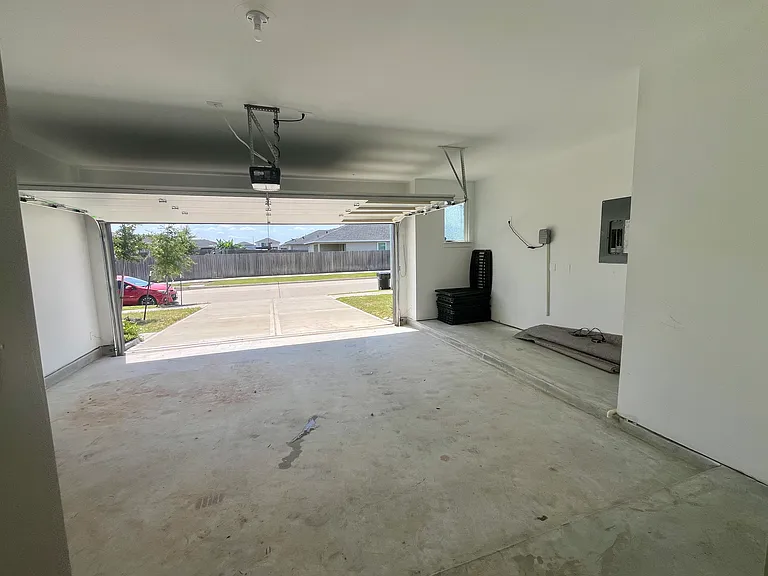 12807 Southborough Ln — Photo 17