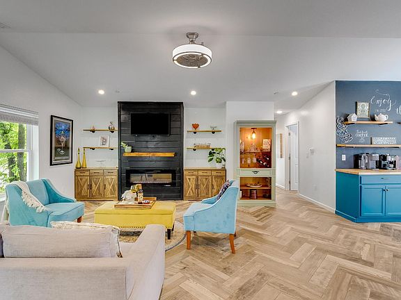 4th image of 470 E O Street