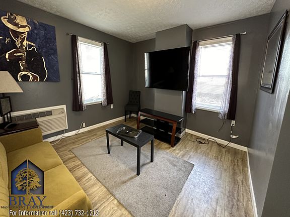 5th image of 805 E Sullivan St #2