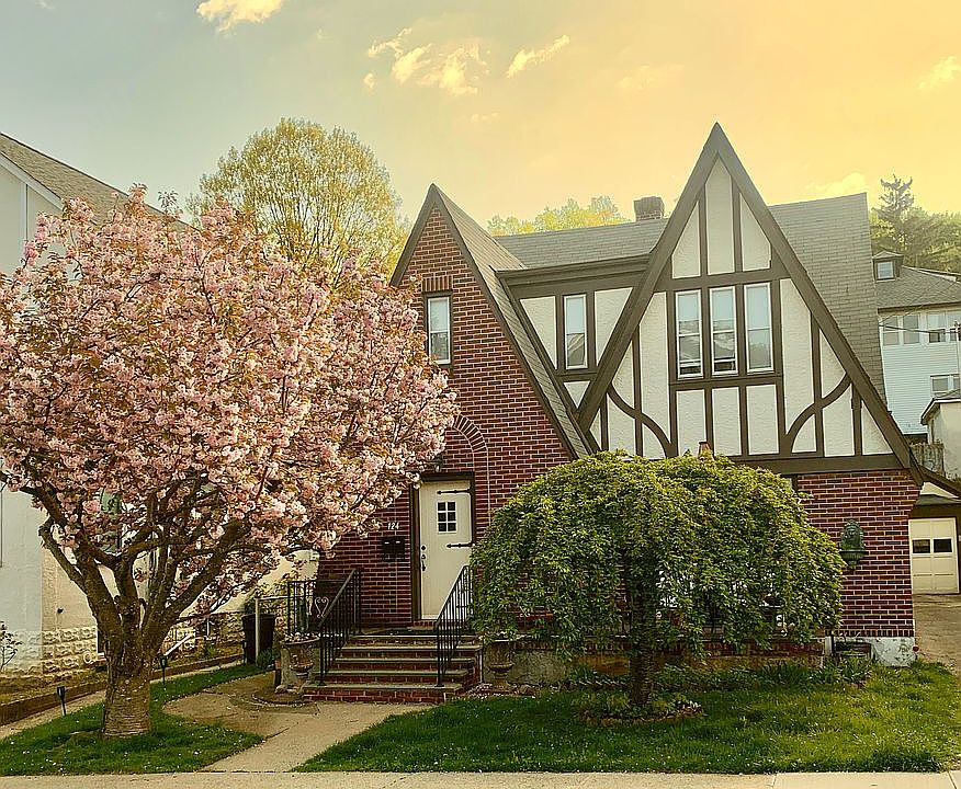 1st image of 124 Gordon Ave