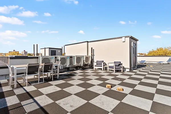 Rented by Safdie Realty Group | media 21